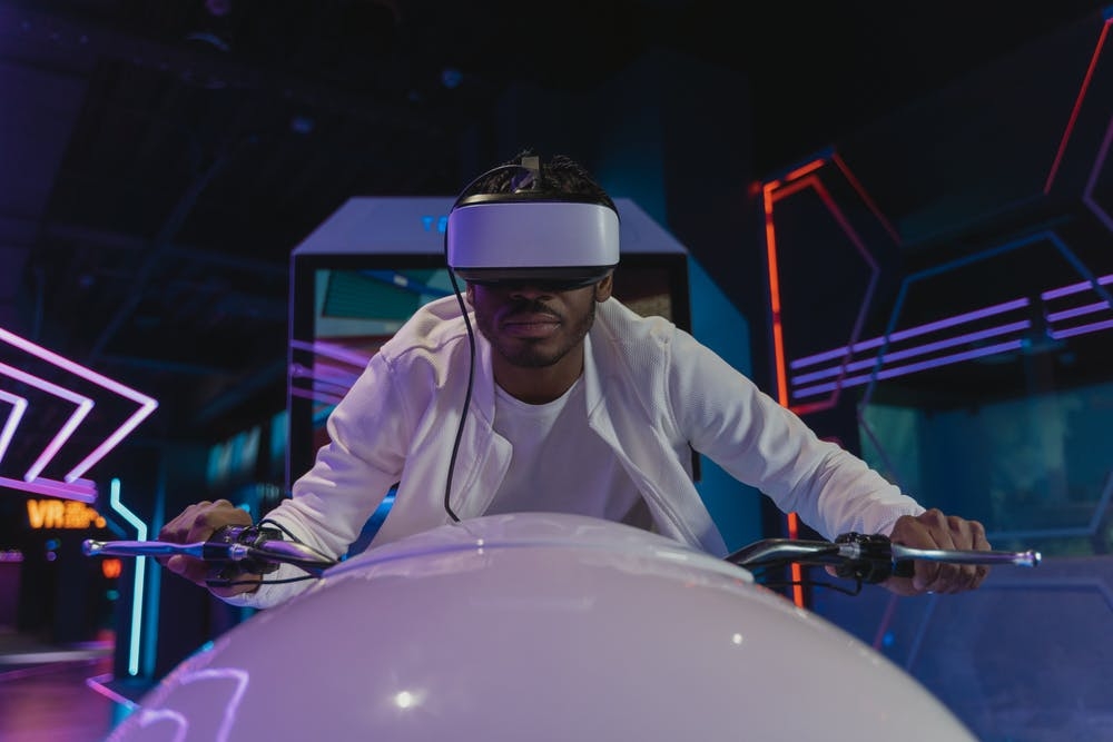 Application Of Narrow Pixel Pitch LED Display In Interactive Game System And VR System