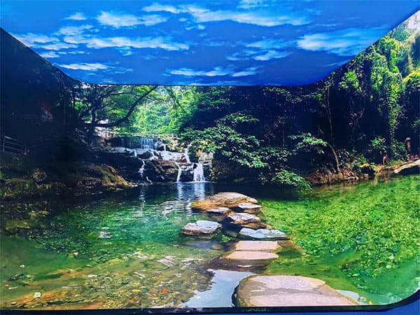 Transforming Cultural Tourism through Immersive Arc Cave LED Display Technology f