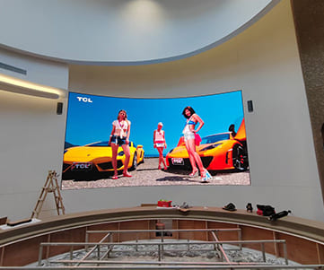 A P1.8 Curved LED Display in a Real