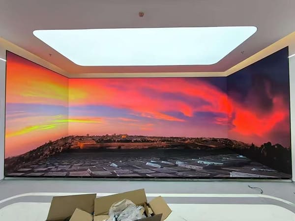 Revolutionizing Showrooms with a Completely Immersive Four-Sided LED Display Solu