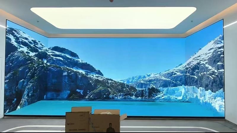 Revolutionizing Showrooms with a Completely Immersive Four-Sided LED Display Solution