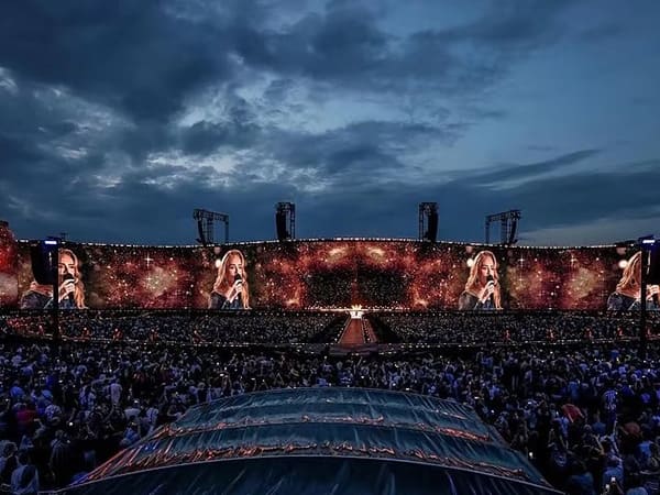 Enhancing Outdoor Concerts with Vis