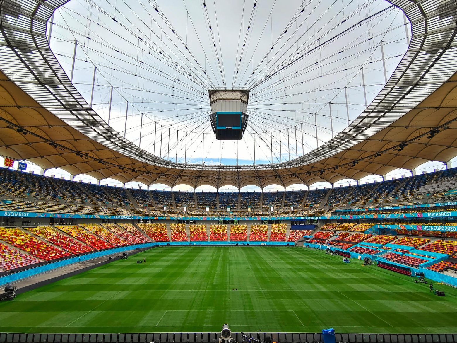 Funnel, Naked-Eye 3D & Flexible LED Displays | 2026 World Cup LED Display Showcase