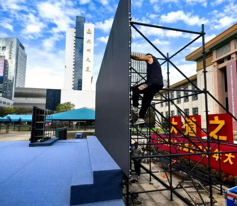 What Should You Consider When Renting an LED Display for an Outdoor Exhibition?