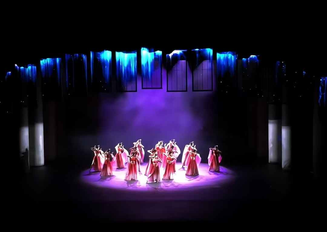When Traditional Opera Meets Transparent LED Display: A New Stage Design Approach