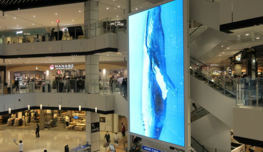 flat led displays in shopping mall