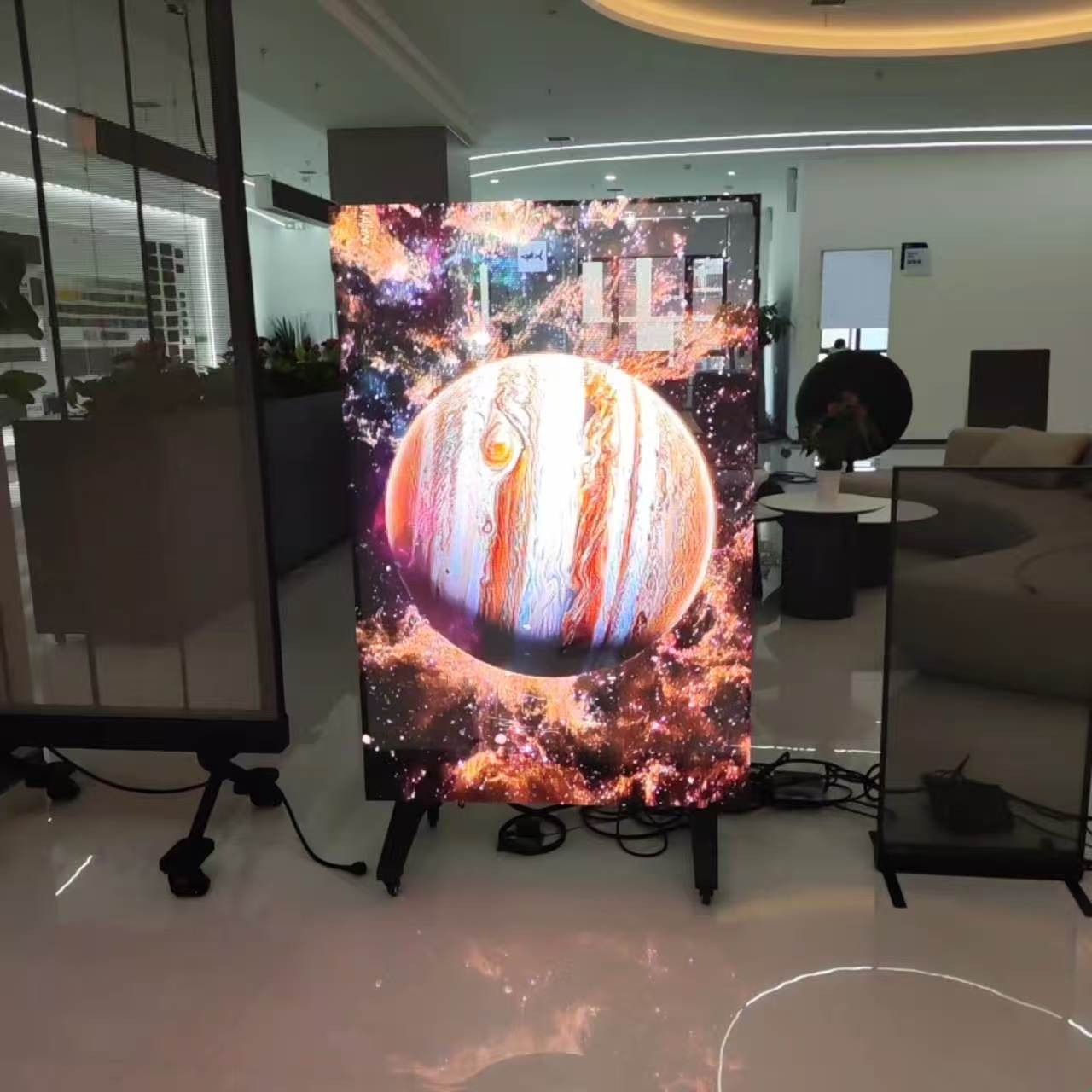 MileStrong STH-F Transparent LED Screen Helps Create a Naked-Eye AR Brand Showcase for Pop-Up Stores